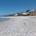 Akrogiali Beach Apartments Akrogiali