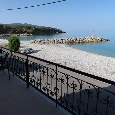 Akrogiali Beach Apartments Akrogiali